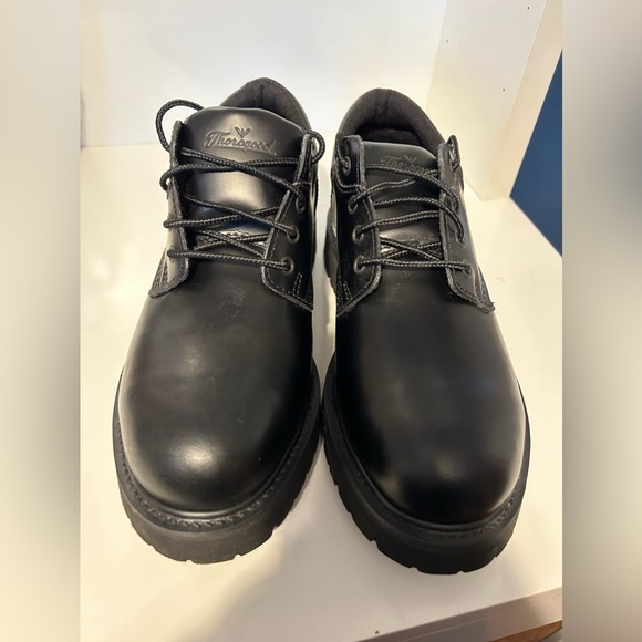 Thorogood black work shoes 9 1/2- NEW with box - Picture 1 of 9